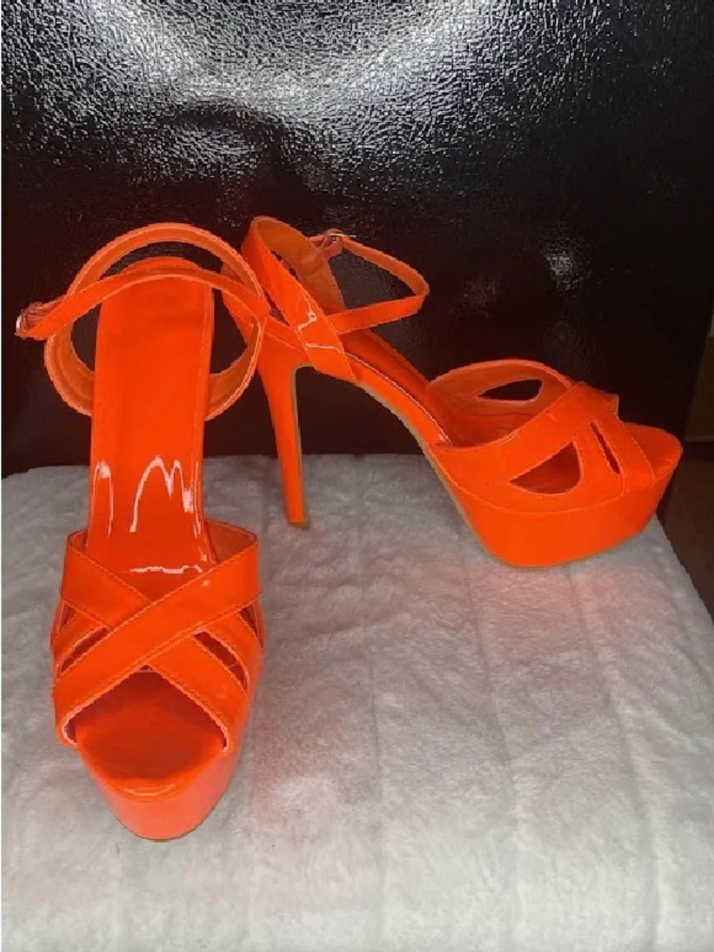 N/A bold orange